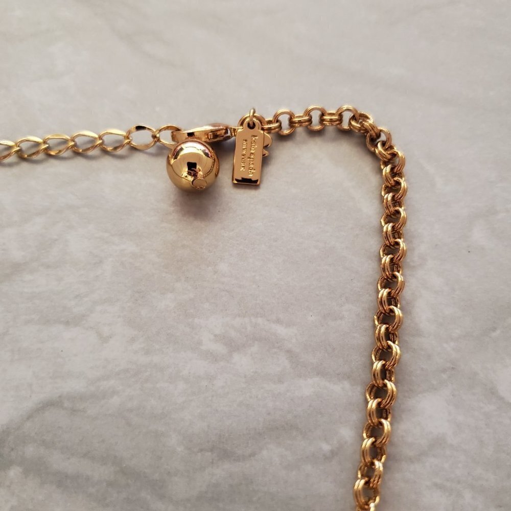 ✨ Kate Spade Day Tripper Coral Resin Rhinestones Statement Necklace ✨ - Picture 10 of 15
